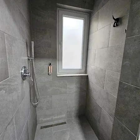 Brian's In Appartement *