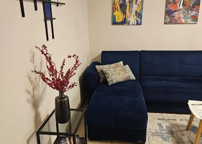 Brian's In * تيرانا